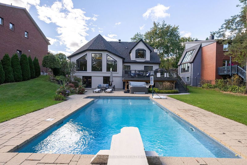 1971 Spruce Hill Rd  Pickering, L1V 1S6 | Image 1