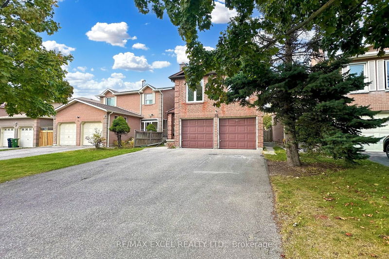 16 Whiteleaf Cres  Toronto, M1V 3G2 | Image 2