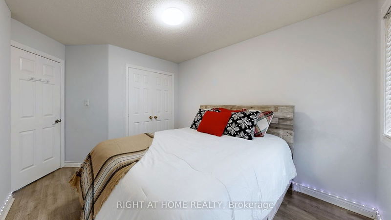 893 Sundance Circ  Oshawa, L1J 8P1 | Image 27