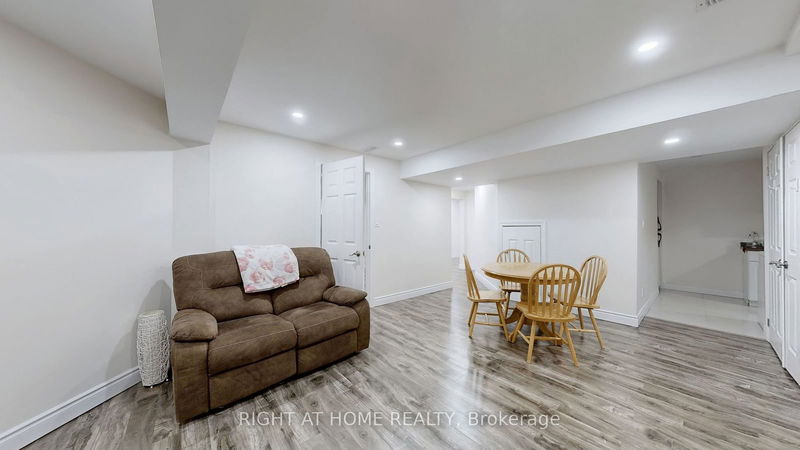 893 Sundance Circ  Oshawa, L1J 8P1 | Image 33