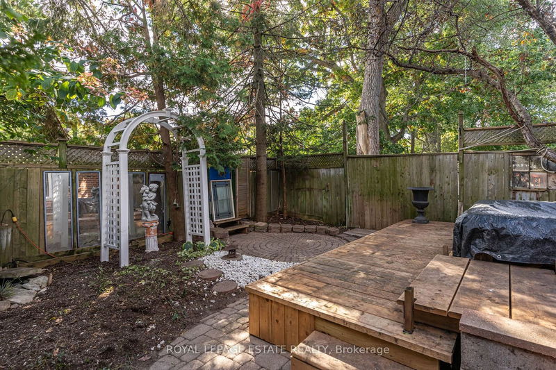 187 Holborne Ave  Toronto, M4C 2R7 | Image 32