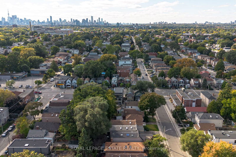 187 Holborne Ave  Toronto, M4C 2R7 | Image 39