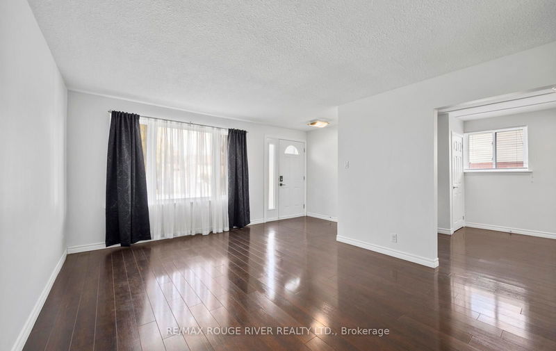 451 Phillip Murray Ave  Oshawa, L1J 1H6 | Image 10