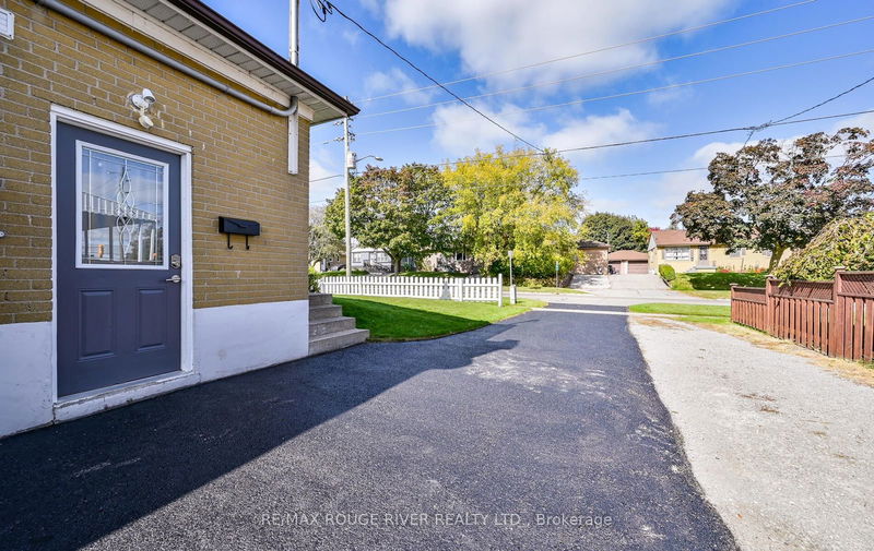 451 Phillip Murray Ave  Oshawa, L1J 1H6 | Image 22