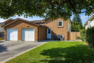 54 Hartsfield Dr  Clarington, L1E 1L8 | Image 1