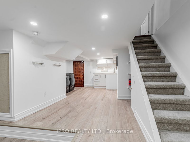 572 Coxwell Ave  Toronto, M4C 3B6 | Image 31