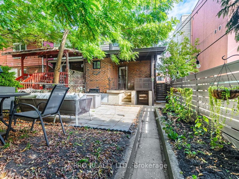 572 Coxwell Ave  Toronto, M4C 3B6 | Image 35