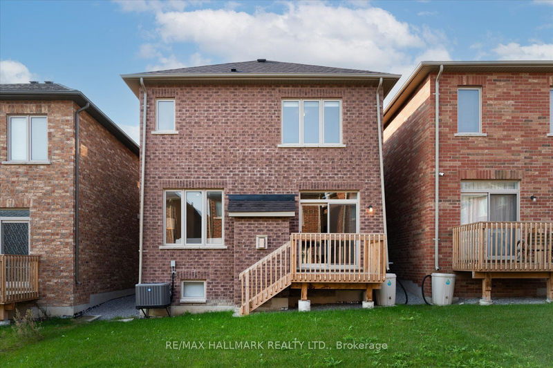 1192 Enchanted Cres  Pickering, L1X 0G9 | Image 36