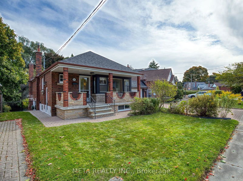 27 Glen Gannon Dr  Toronto, M4B 2W3 | Image 1