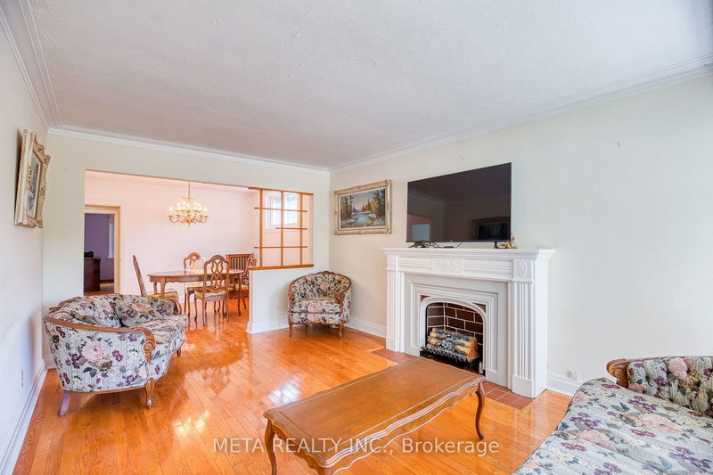 27 Glen Gannon Dr  Toronto, M4B 2W3 | Image 13