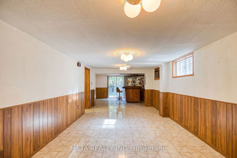 27 Glen Gannon Dr  Toronto, M4B 2W3 | Image 24