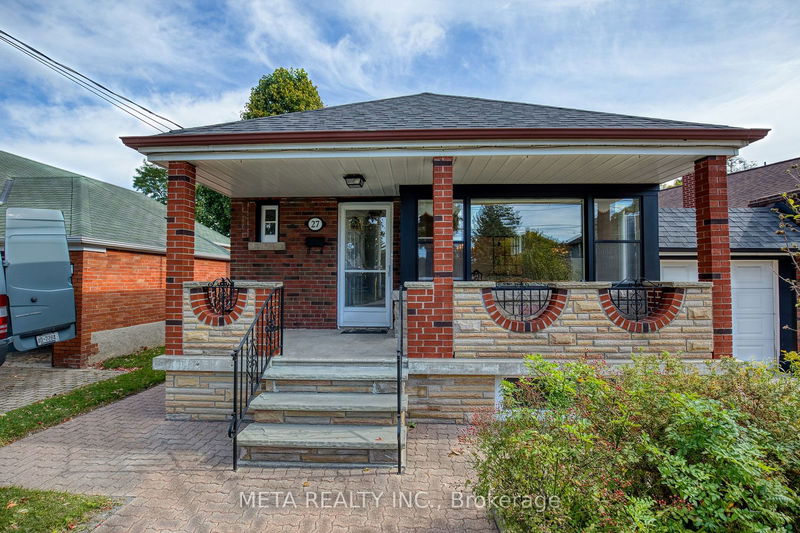 27 Glen Gannon Dr  Toronto, M4B 2W3 | Image 3