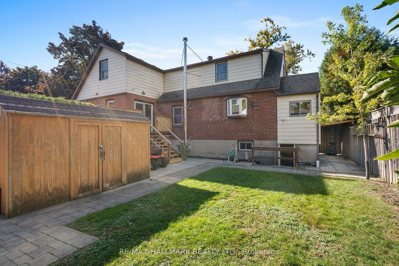 1 Squires Ave  Toronto, M4B 2R2 | Image 35