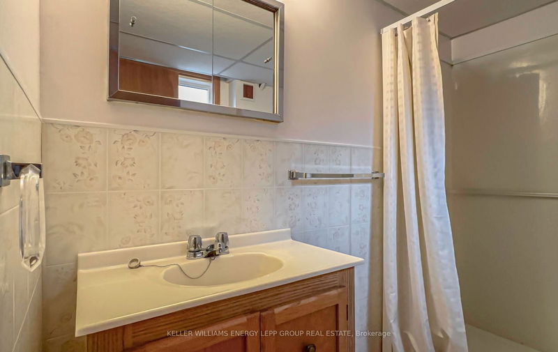 416 King St  Whitby, L1N 4Z4 | Image 21