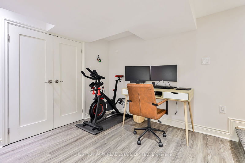 48 Avonlea Blvd  Toronto, M4C 5E5 | Image 21