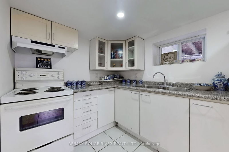 92 Eastville Ave  Toronto, M2M 2N9 | Image 15