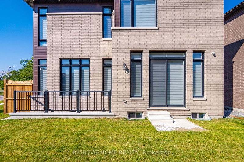 34 Fruitful Cres  Whitby, L1P 0N3 | Image 5