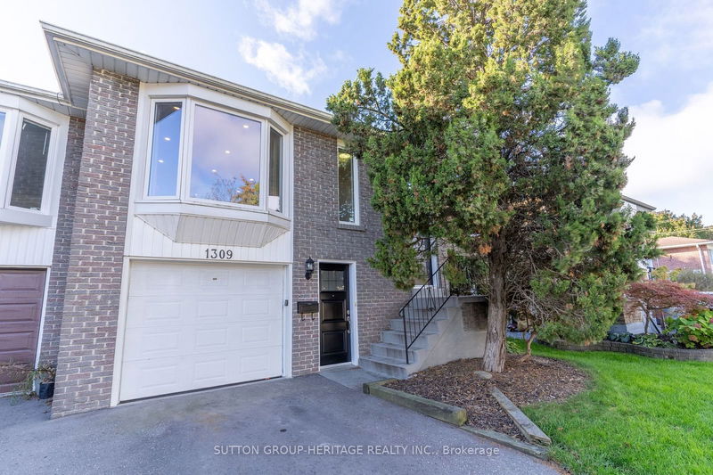 1309 Luna Crt  Pickering, L1W 3C3 | Image 1