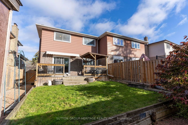 1309 Luna Crt  Pickering, L1W 3C3 | Image 25