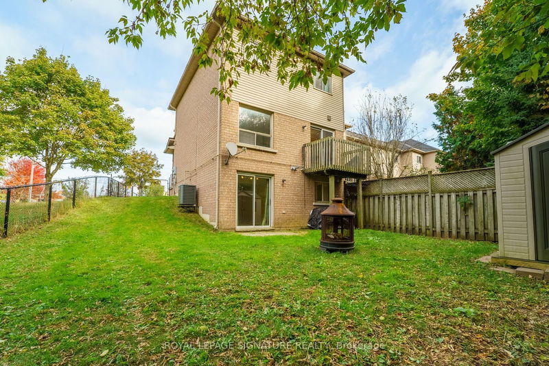 1944 Woodgate Crt  Oshawa, L1G 7Z3 | Image 40