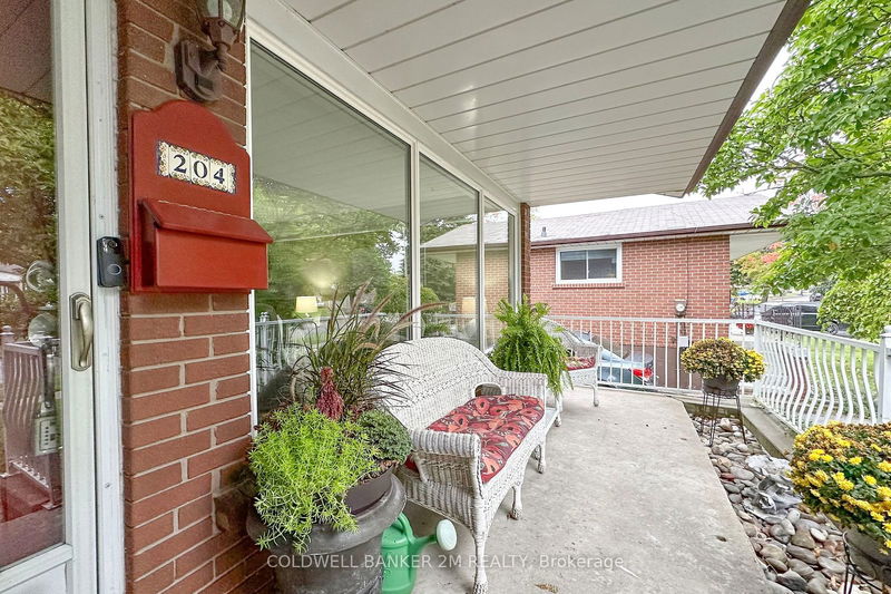 204 Madawaska Ave  Oshawa, L1J 1E5 | Image 4