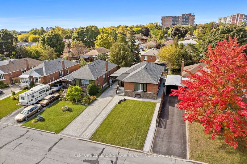 82 Lynvalley Cres  Toronto, M1R 2V4 | Image 2