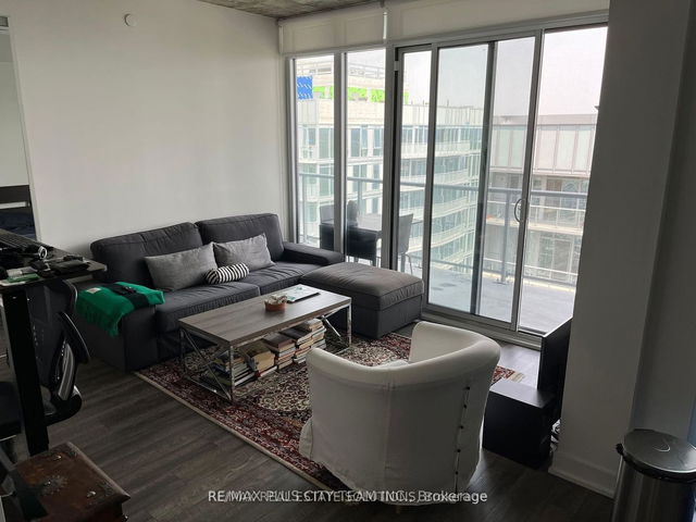 1402 - 15 Baseball Place