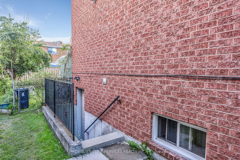 5 Lenthall Ave, Toronto, M1B 2C7 | Image 3