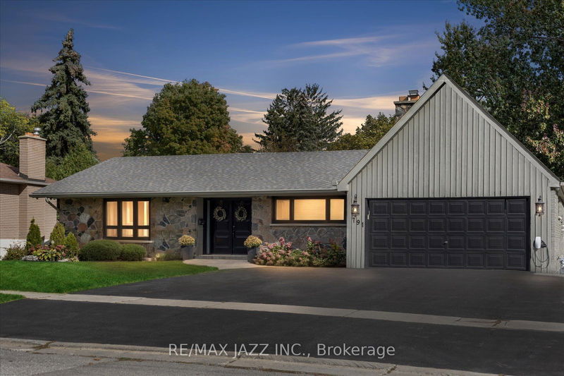 home for sale on 791 Oshawa Boulevard N