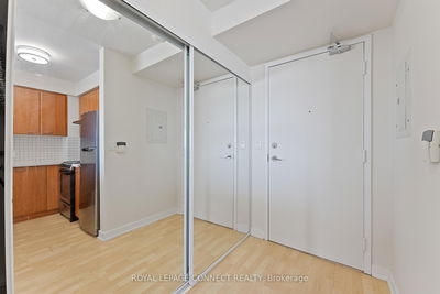 Unit 1712 — 36 Lee Centre Dr, Toronto - Woburn image-0-2