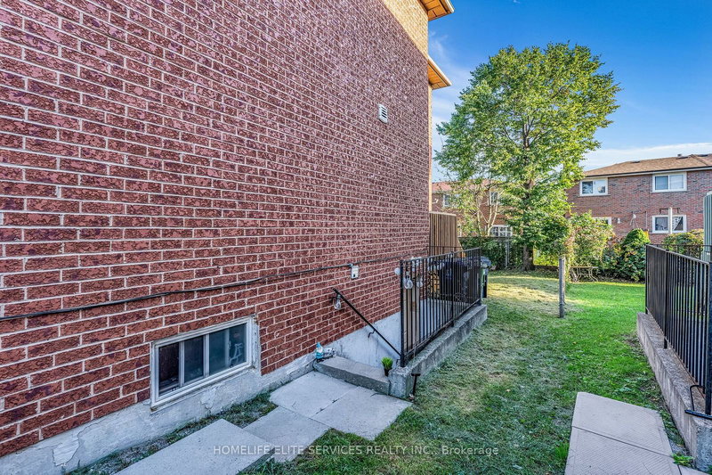 7 Lenthall Ave, Toronto, M1B 2C7 | Image 3