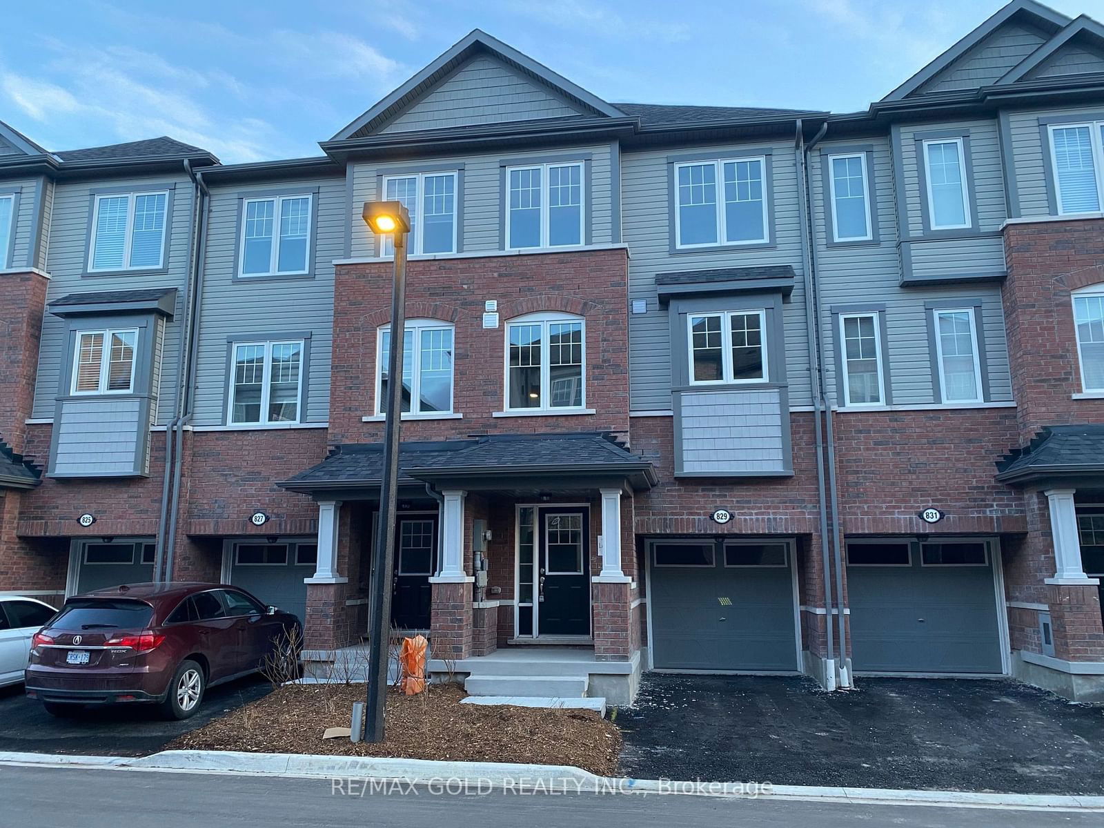 Townhouse leased at Lot 50-829 Atwater Path, Oshawa, Lakeview, L1J 0E8 - MLS: E9418364