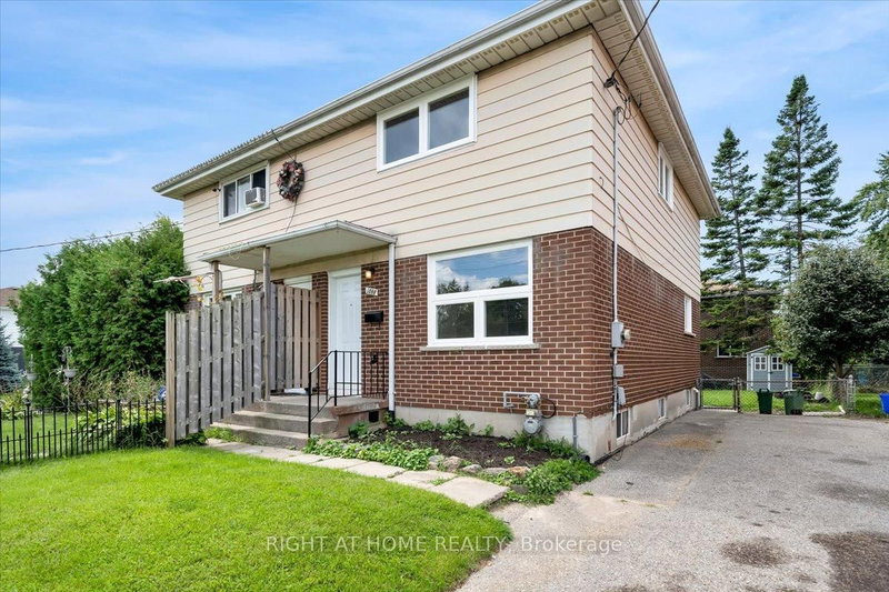 1098 Cedar St E, Oshawa, L1J 3R9 | Image 2