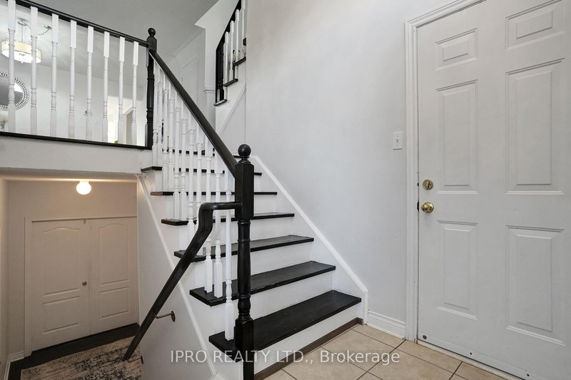 169 Dooley Cres W, Ajax, L1T 4S7 | Image 2