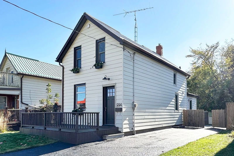 home for sale on 894 Robson Street