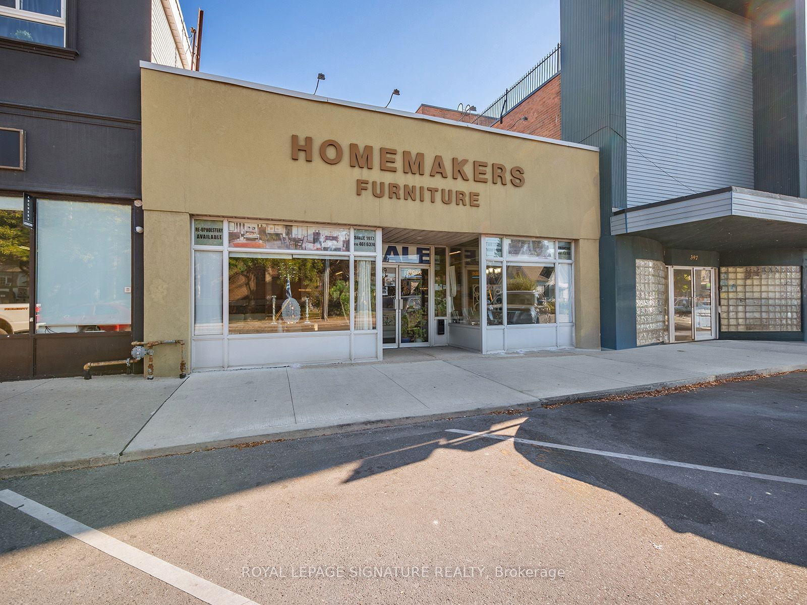 Building in 399 Donlands Avenue