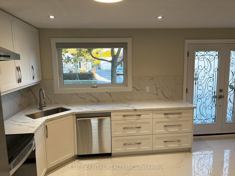 69 Hutcherson Sq, Toronto, M1B 1C5 | Image 3