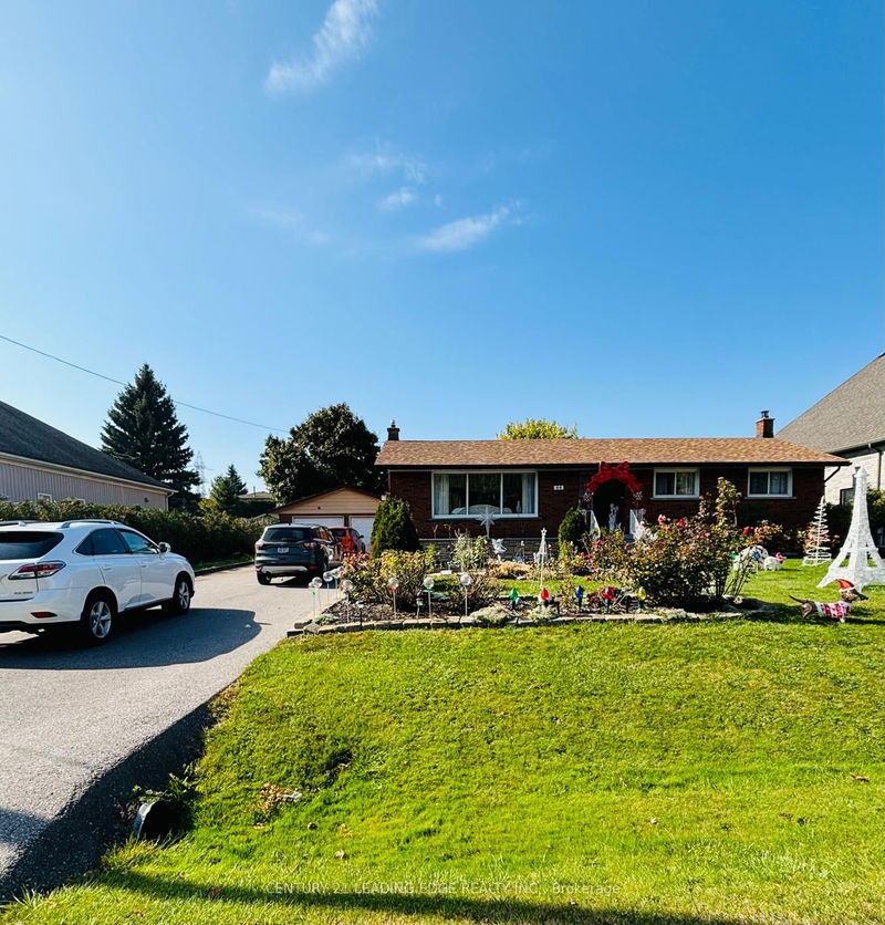 home for lease on Bsmt-44 Elizabeth Crescent S