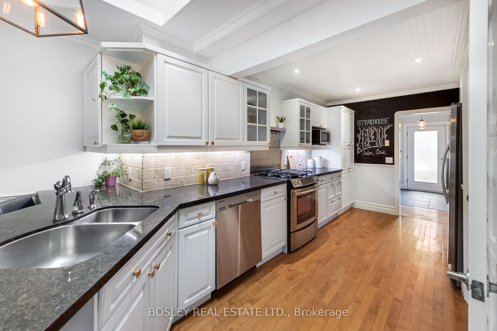 Listing Image 10