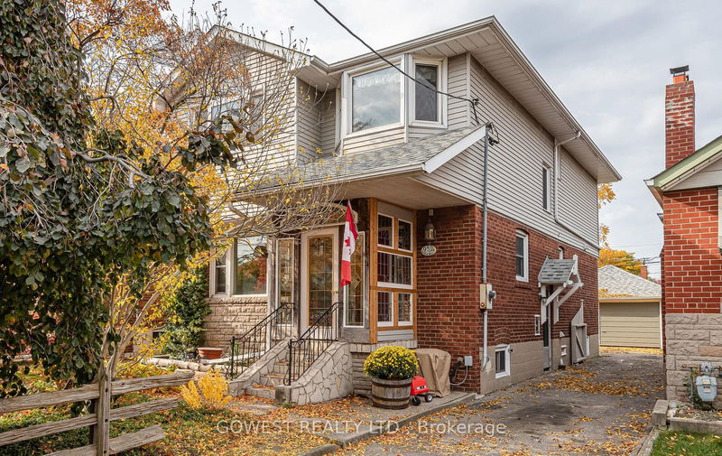 home for sale on 952 Coxwell Avenue