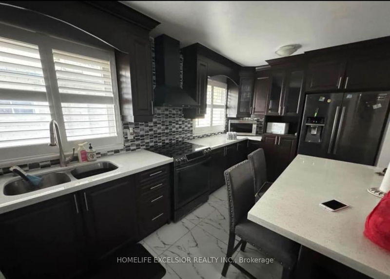 home for lease on 36 Donnacona Crescent
