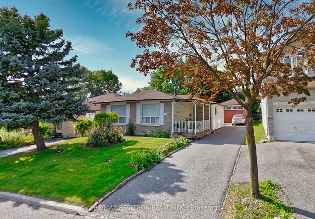 12 Mcclure Crescent