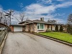 Building in 8 Oakridge Drive