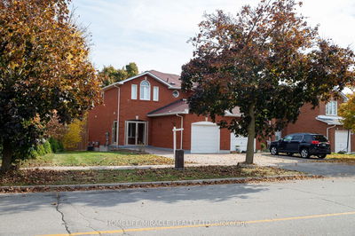 1945 Pine Grove Ave, Pickering - Highbush image-0-2