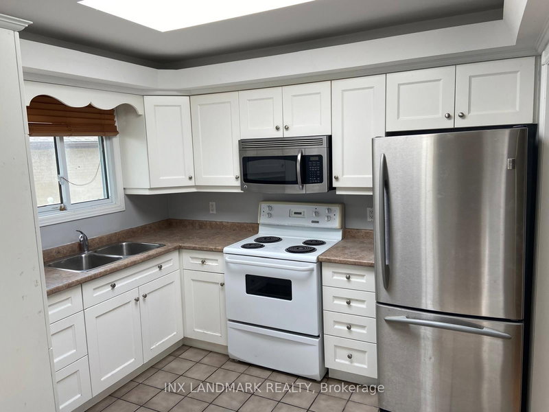 861 Florell Dr, Oshawa, L1H 6V9 | Image 2