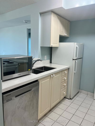 Unit 502 — 8 Lee Centre Dr, Toronto - Woburn image-0-4