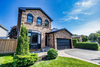 865 White Ash Dr, Whitby - Williamsburg