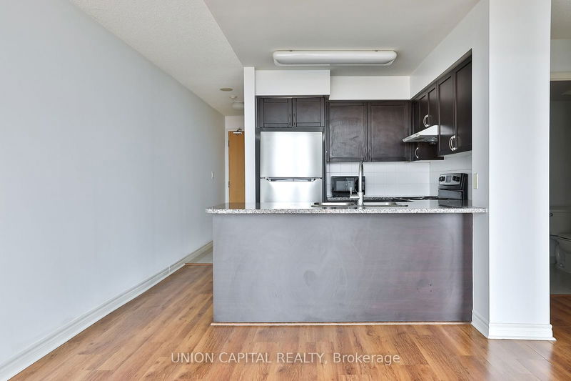 home for lease on 1801-88 Grangeway Avenue