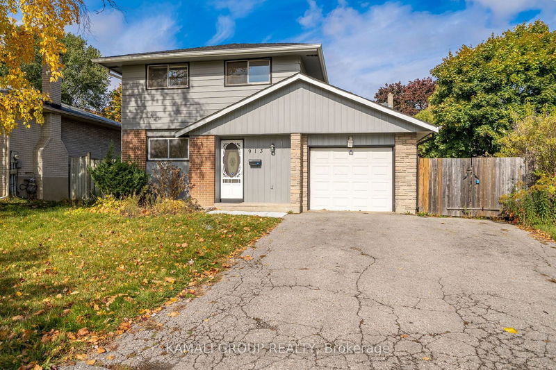 home for lease on 913 Carnaby Crescent