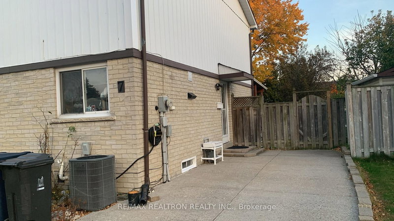 7 Parsell Sq, Toronto, M1B 2A5 | Image 2